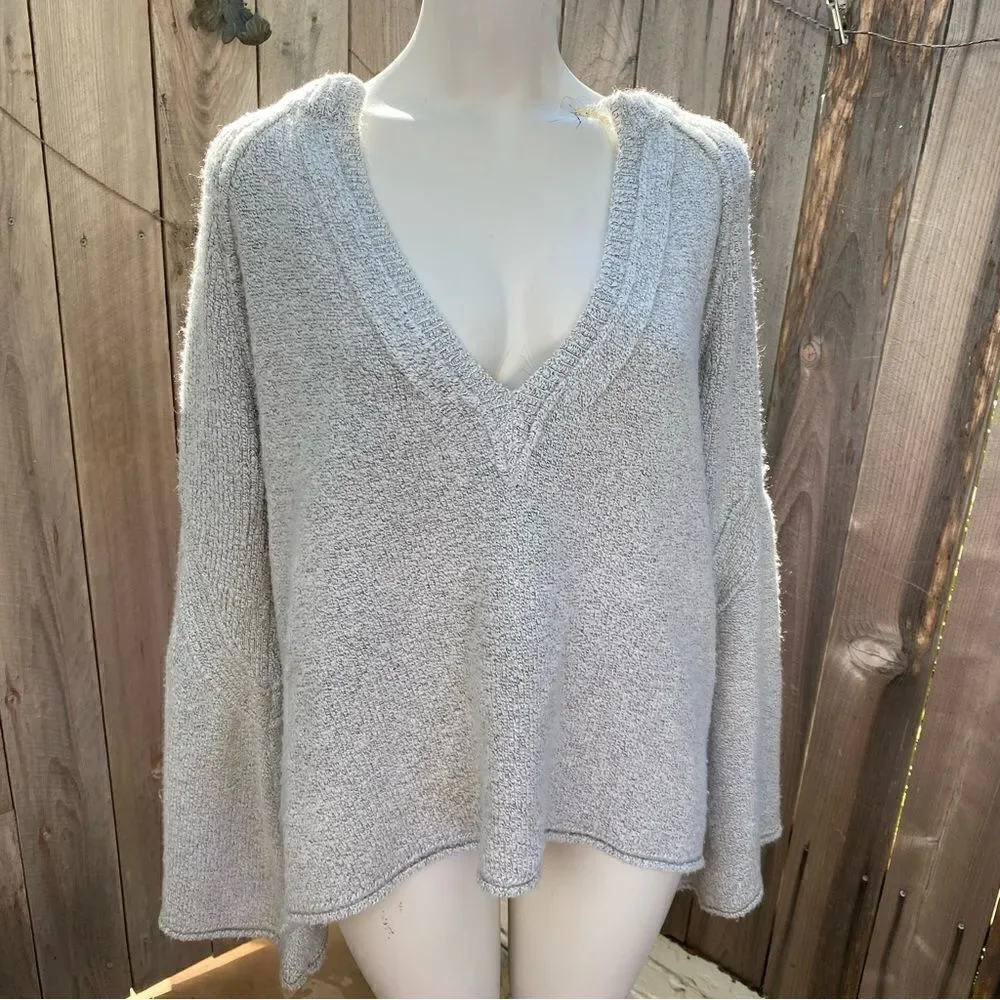 Free people Lovely Lines Bell Sleeve Sweater size XS